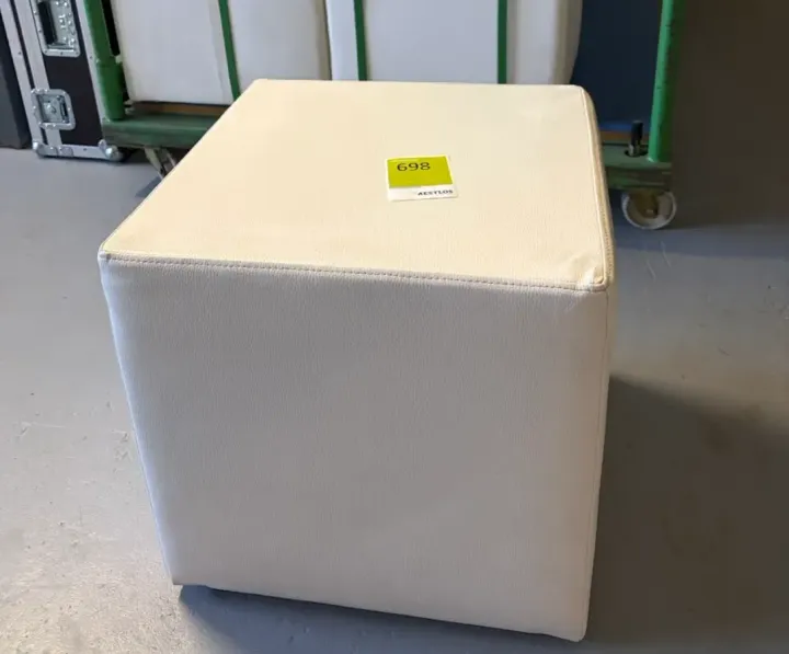 10x Polsterhocker/Würfel weiß